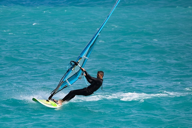 Fra begyndere til windsurfing entusiaster: Oplev spændende kurser for hele familien